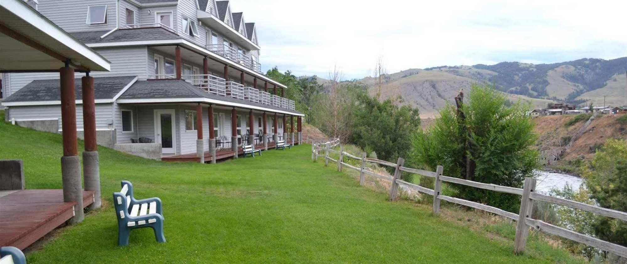 Absaroka Lodge Gardiner Exterior photo